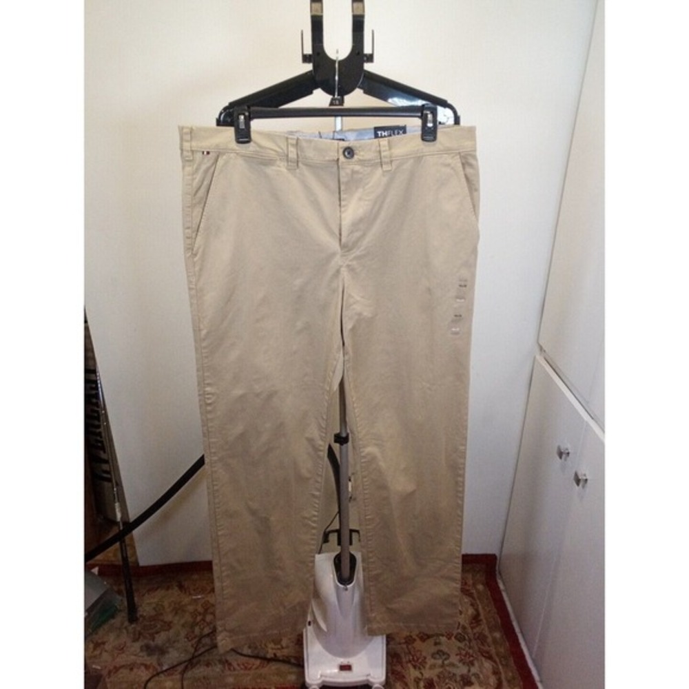 Men's‎ Big And Tall Tommy Hilfiger T H Flex Size 40-38 Tan, Chinos